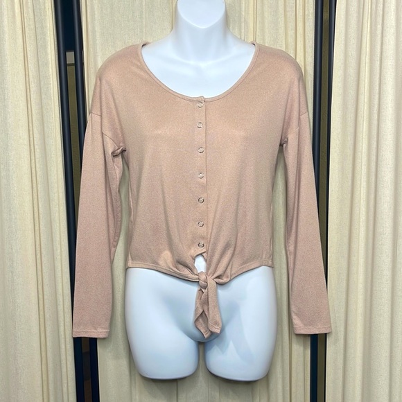 Hippie Rose Tops - ❗️MOVING SALE❗️EUC- HIPPIE ROSE OVERSIZED LIGHT PINK SOFT LONG SLEEVE TOP XS